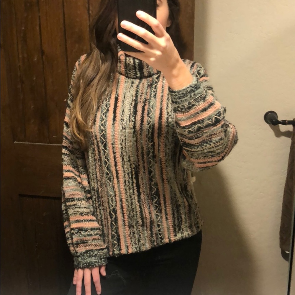 Knox Rose Sweater cowl